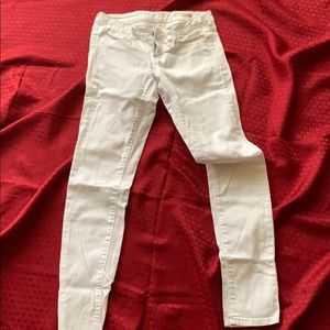 White skinny jeans